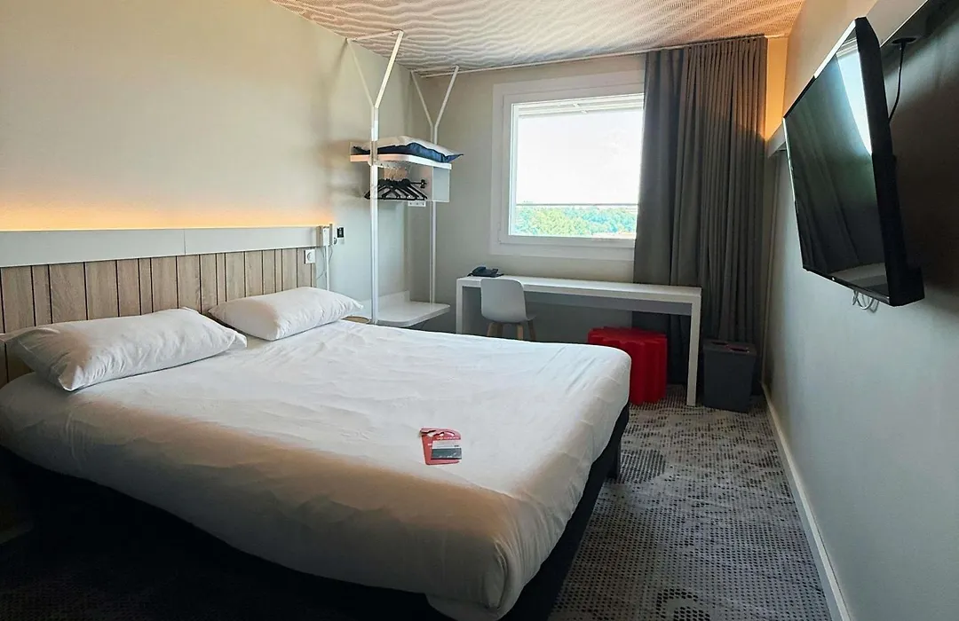 Ibis Luxembourg Airport-1